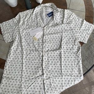D&F button down white shirt🤍